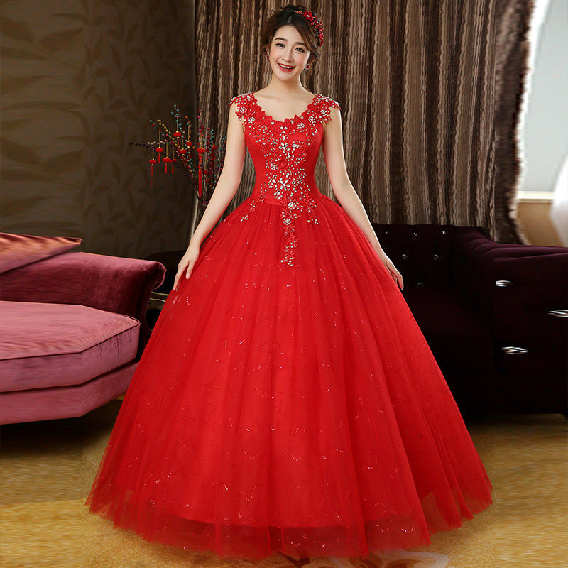 Abito da sposa con doppio spallaccio Valstrend, abito da sposa elegante con dettagli in tessuto bianco.