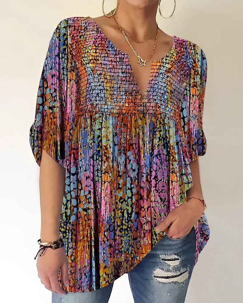 Maglietta donna Valstrend con scollo a V e stampa a colori, pullover leggero con fantasia vivace e tessuto morbido.