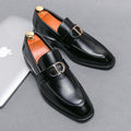 Scarpe slip-on da uomo Valstrend in pelle marrone con design britannico, stile elegante e comodo.