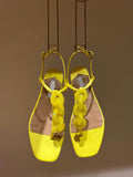 Sandali flat con stringhe e perline di cristallo da donna Valstrend shop, con dettagli eleganti e cinturino sottile.