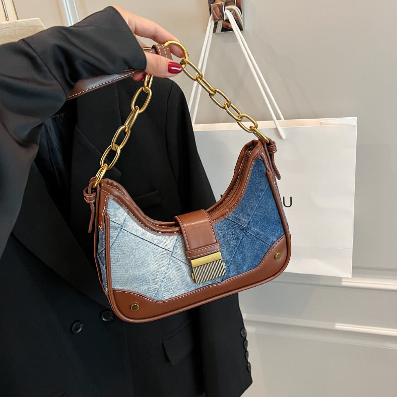 Borsa a spalla donna Valstrend con catena di diamanti e design speciale, elegante e alla moda, dettagli visivi della borsa.