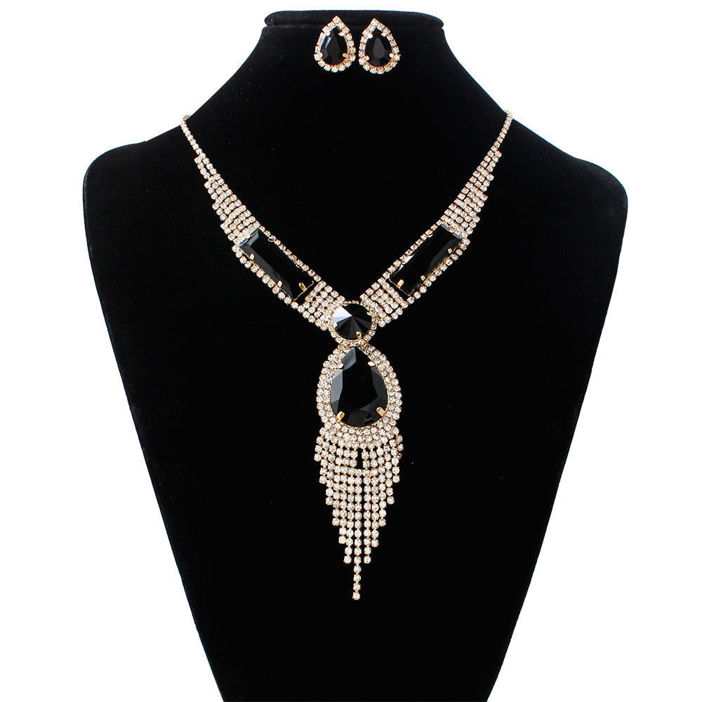 Set di gioielli da sposa Valstrend con collana e orecchini con pendenti di diamanti colorati e micro wedding.