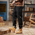 Salopette autunnale da uomo Valstrend, vestibilità ampia e comoda, tessuto morbido e stile casual, ideale per la stagione autunnale.