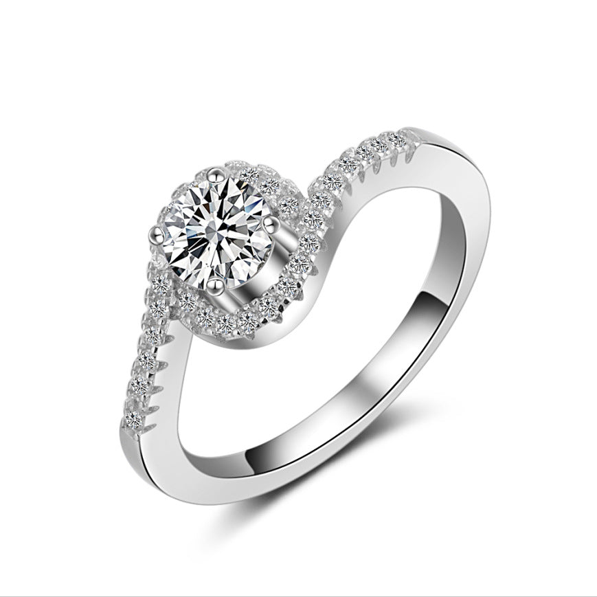 Simulazione di pietra preziosa con placcatura in argento platinum e design intrecciato micro impregnato, marca Valstrend shop