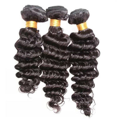 Perdita di capelli ricci Valstrend Shop, parrucca con riccioli morbidi e voluminosi, vista frontale su sfondo neutro.