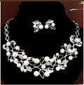 Set di gioielli con collana e orecchini a quattro foglie di quadrifoglio con perle, accessori di Valstrend shop