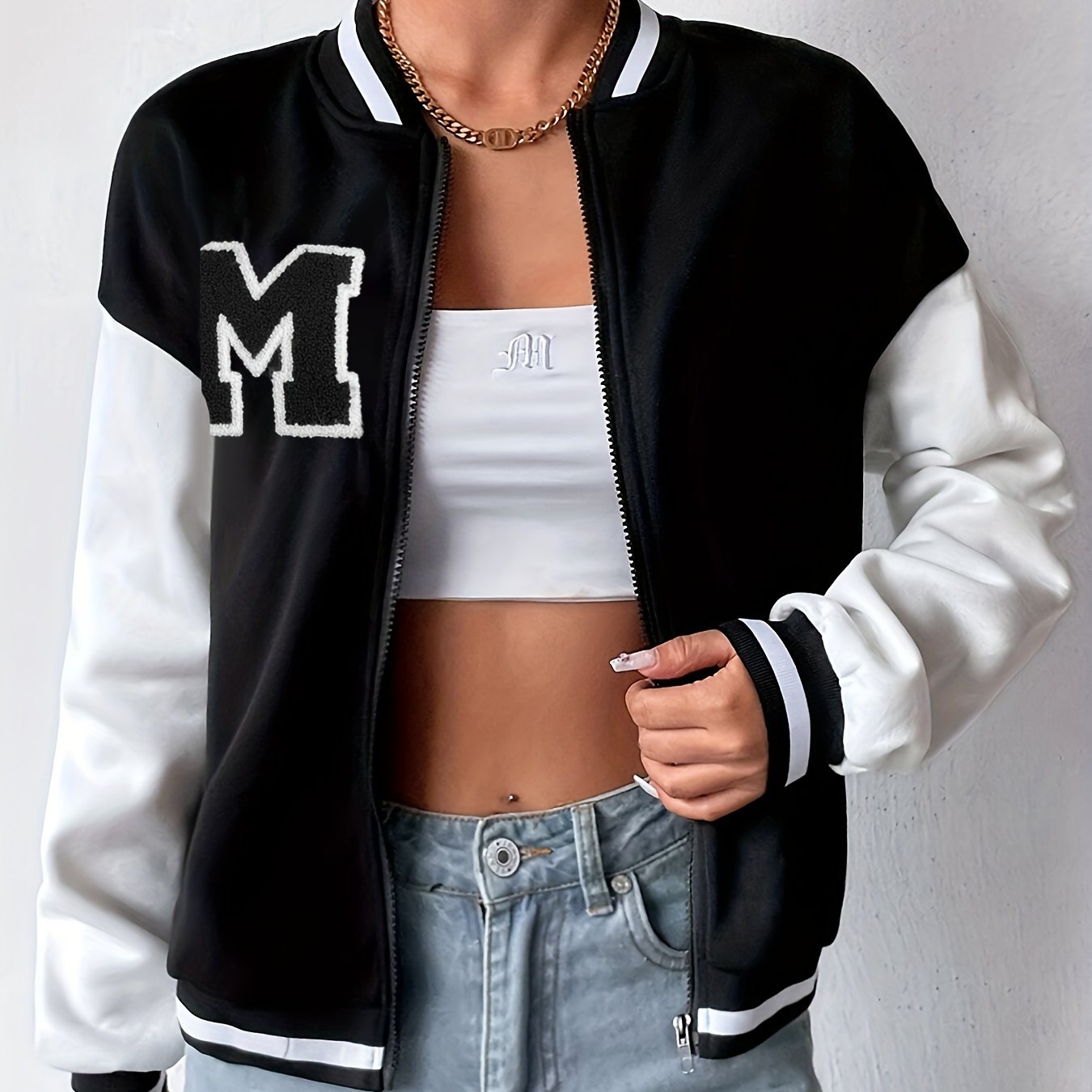 Giacca bomber con lettere a contrasto, zip, spalle scese e blocchi di colore, giacca casual donna Valstrend.