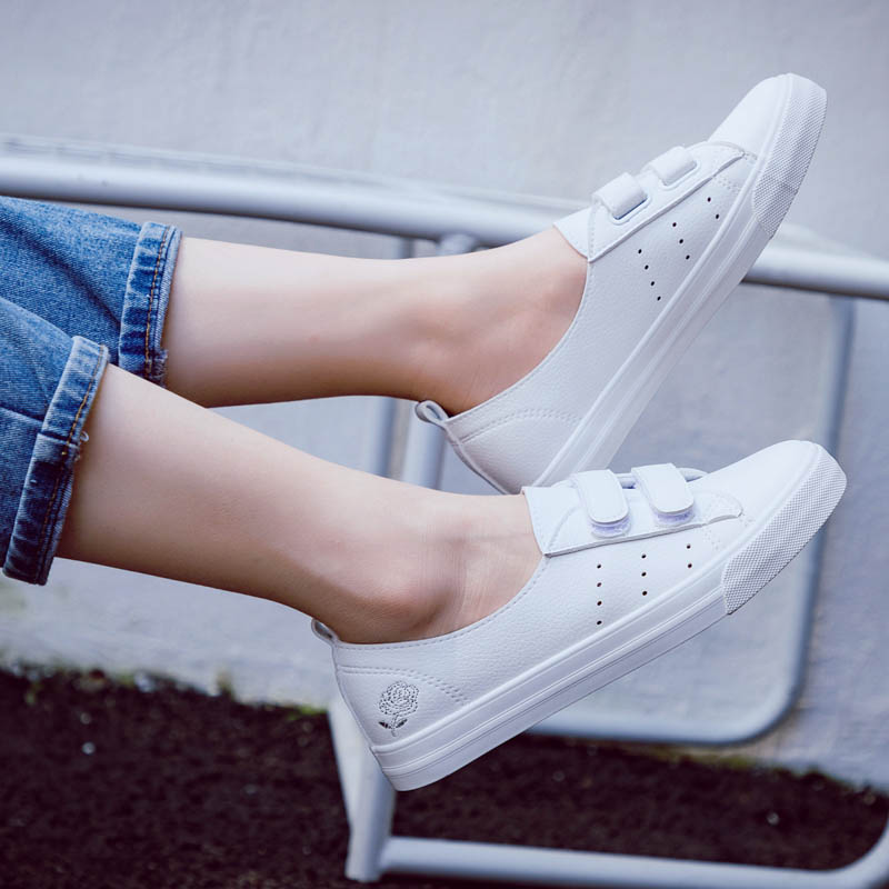 Scarpe femminili Valstrend slip-on con velcro sottile, apertura bassa e suola morbida, ideali per comfort quotidiano