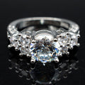 Anello di fidanzamento Valstrend con diamanti a forma di otto cuore e freccia, alta qualità, ornamento di mano elegante.
