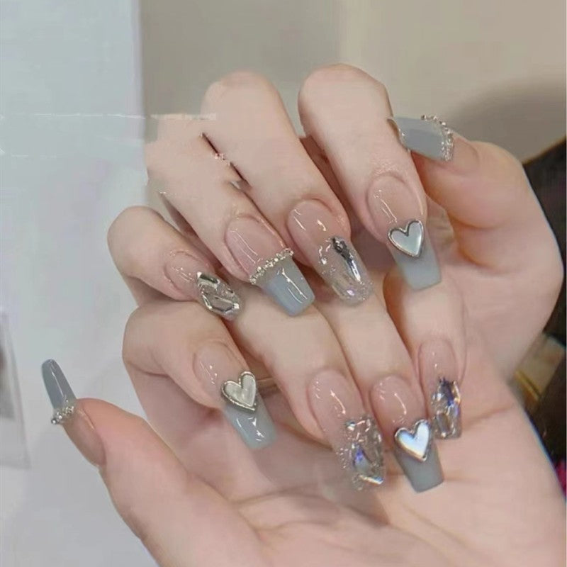 Unghie con manicure francese blu Haze Love di Valstrend, smontabile, con design elegante e dettagli curati.