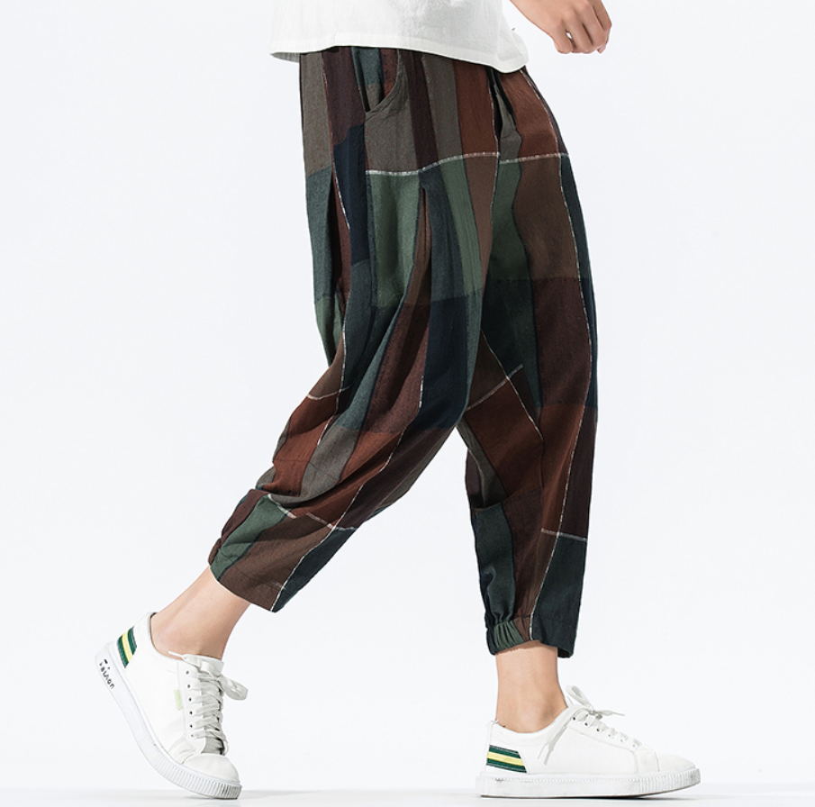 Slip femminile Nine Pants di Valstrend Shop, pantalettina in tessuto morbido con dettagli eleganti.