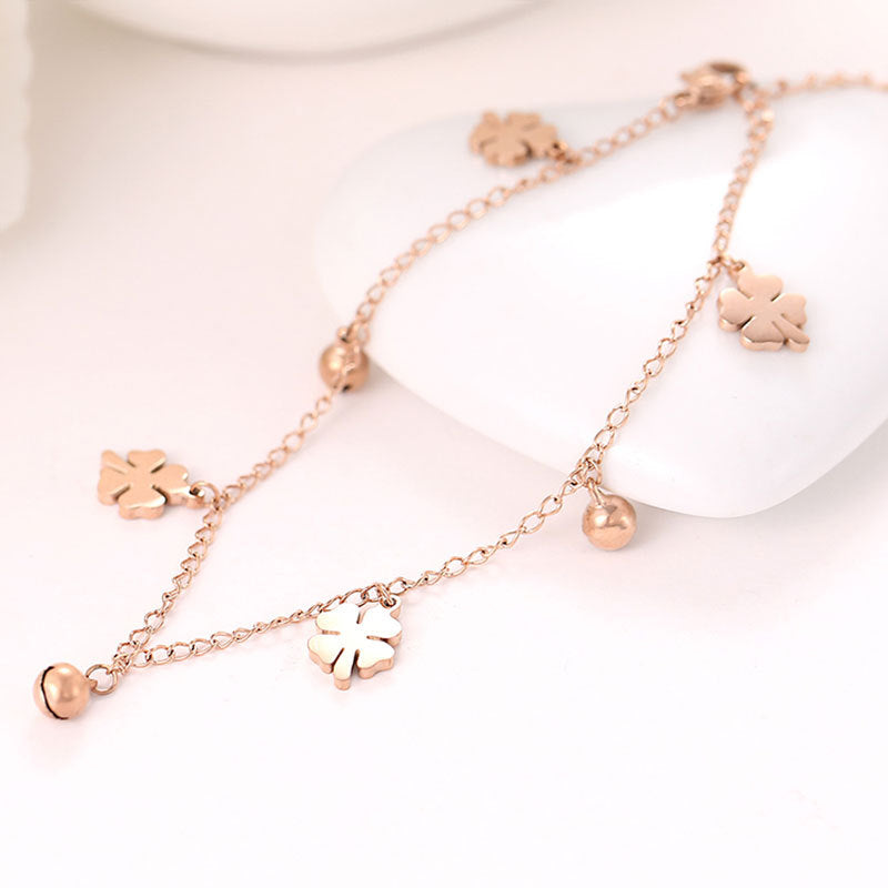 Bracciale anklet in titanio con trifoglio, stile antico, design dettagliato, gioielli femminili Valstrend in argento anello.