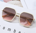 Occhiali da sole semi-trasparenti in metallo Valstrend, stile street, protezione UV, per donna europea e americana, vista frontale