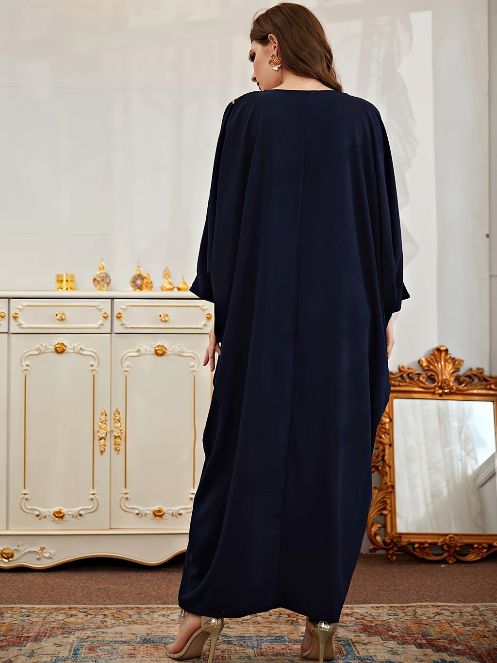 Abito kaftan geometrico plus size di Valstrend, maniche lunghe, collo rotondo, abbigliamento femminile elegante.