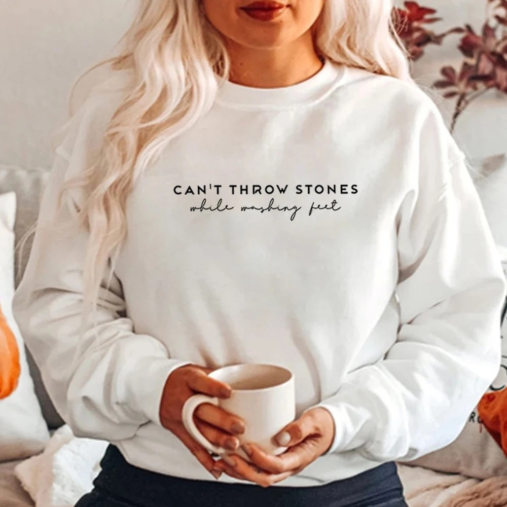 Maglione donna a maniche lunghe con slogan e stampa floreale in tinta unita, marca Valstrend shop, dettagli visibili in immagine