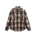 Camicia in similpelle retrò stile giapponese, abbigliamento da lavoro Valstrend, con dettagli vintage e design classico.