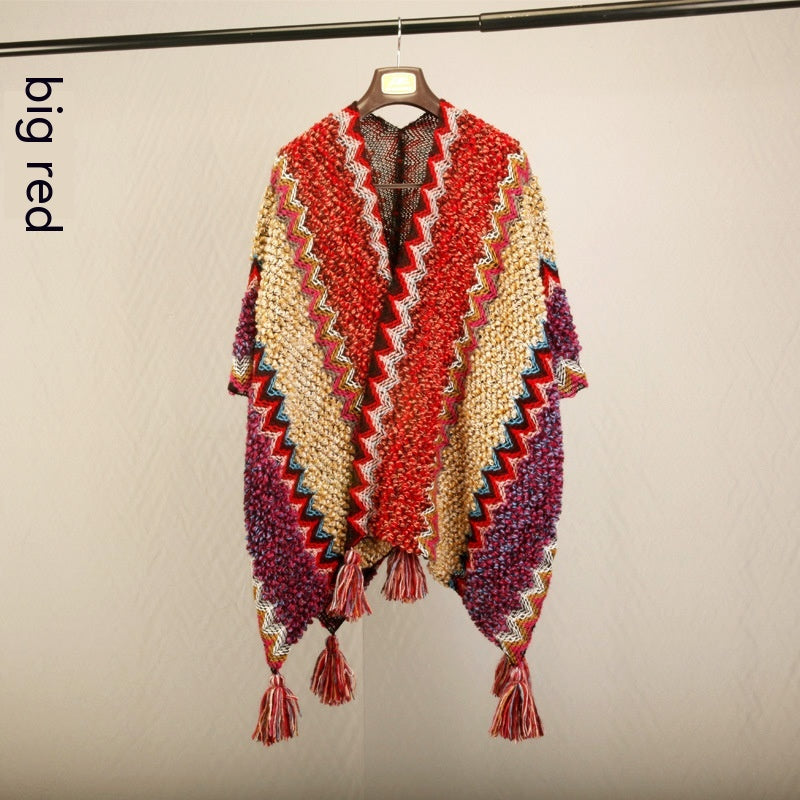 Sciarpa etnica da viaggio Valstrend, stile doppio uso, tessuto colorato e decorativo, indossata come mantella o foulard.