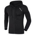 Giacca sportiva e casual da uomo Valstrend, stile sportivo e comodo, con zip e tasche, indossata da un modello.