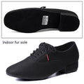 Scarpa outdoor con suola in gomma, sole morbido e traspirante, marca Valstrend, ideale per attività all'aperto e comfort quotidiano.