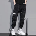 Uomo in abbigliamento autunnale in stile americano, vestito all-match e comodo, indossa un outfit casual Valstrend.