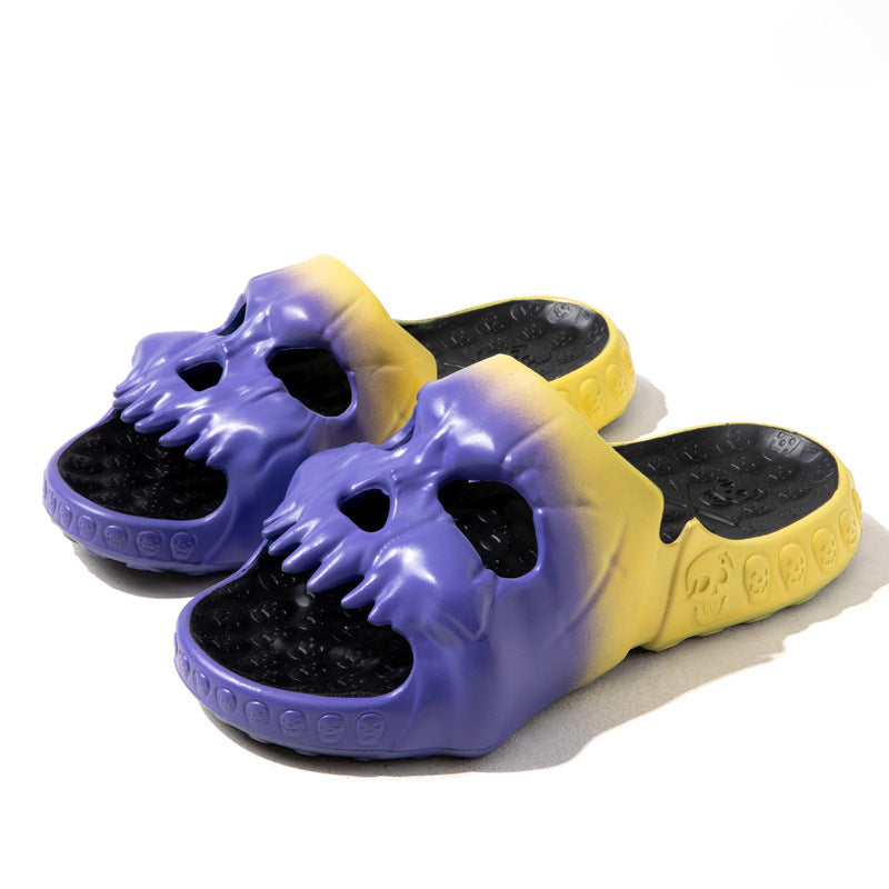 Ciabatte donna Valstrend con motivo skull estive, perfette per l'outdoor e look casual estate.