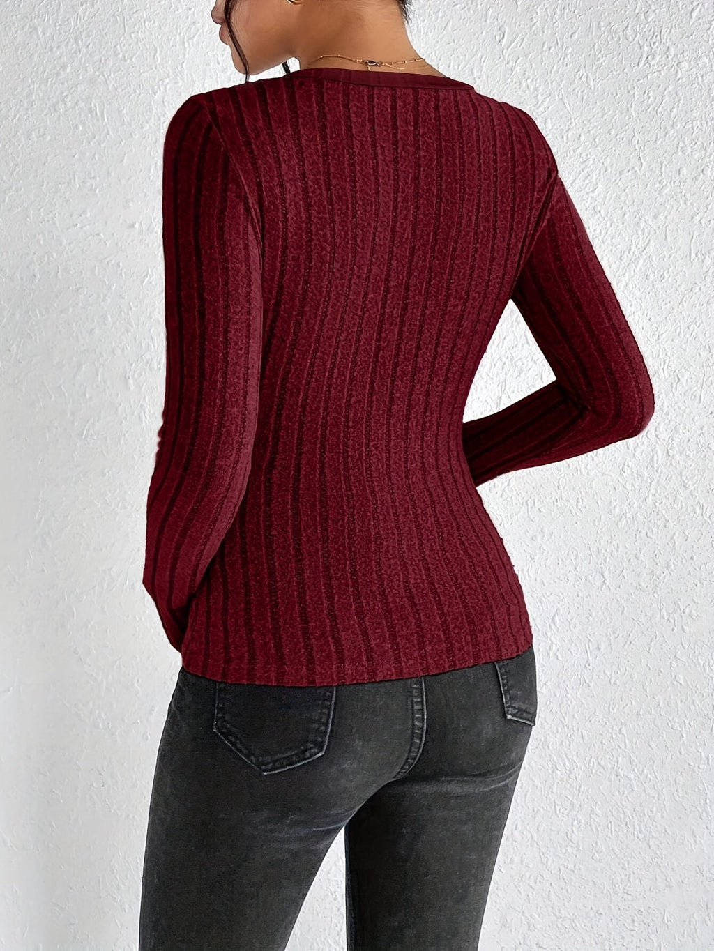 Maglietta slim a maniche lunghe con scollo a V, tessuto a costine, colore solido, abbigliamento femminile Valstrend.