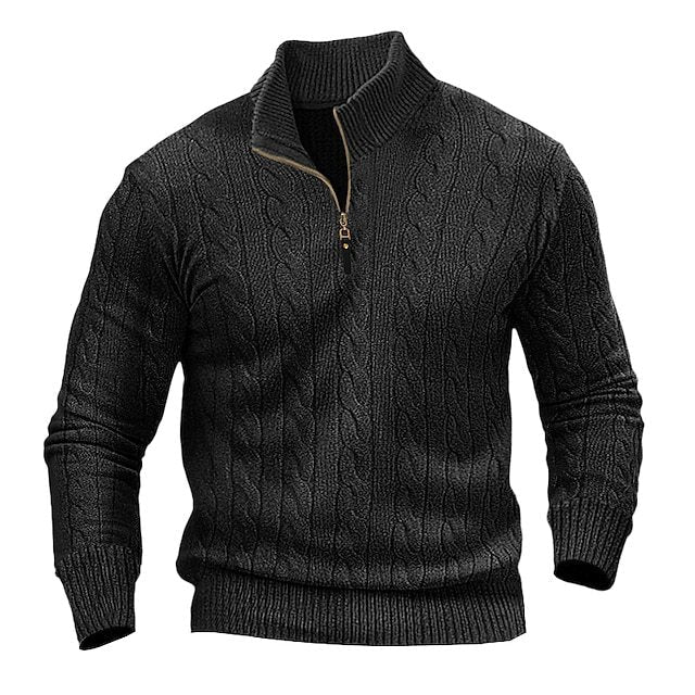 Maglione da uomo a maniche lunghe Valstrend con collo rotondo, tessuto morbido, colore blu, indossato su un modello.