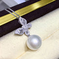 Set di gioielli con farfalla, perle e zirconi raffinati, prodotto da Valstrend, elegante e delicato, perfetto per ogni occasione.