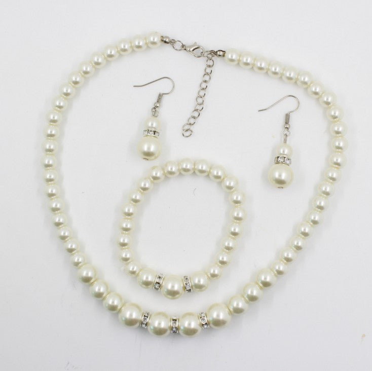 Set di gioielli da sposa Valstrend con collana di perle, orecchini e bracciale per decorazioni nuziali eleganti.