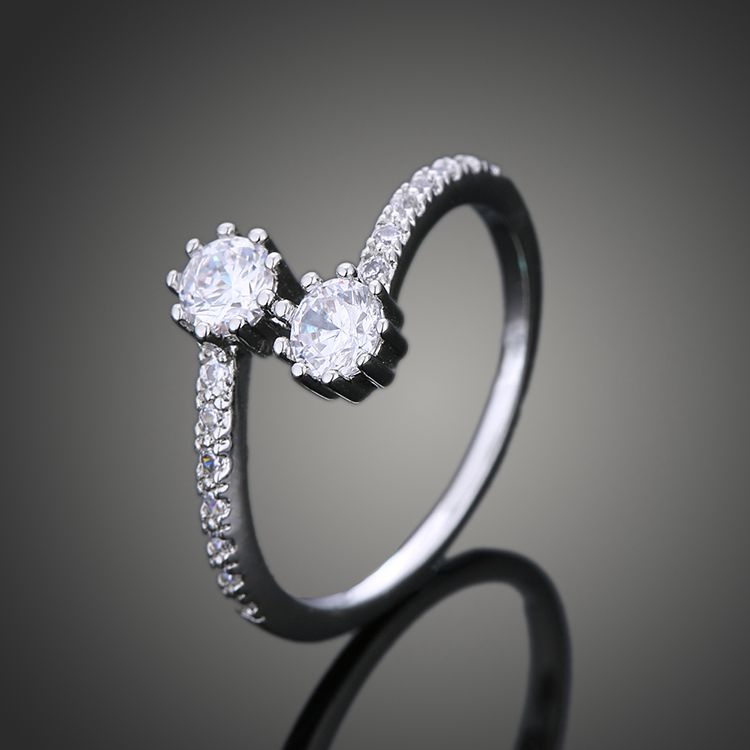 Anello di lusso Valstrend con zirconia, ornamento per matrimonio o fidanzamento, stile europeo e americano, alta qualità.