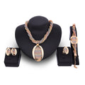 Set di gioielli in necklace, orecchini e bracciali Valstrend, quattro pezzi con design elegante e dettagli raffinati.