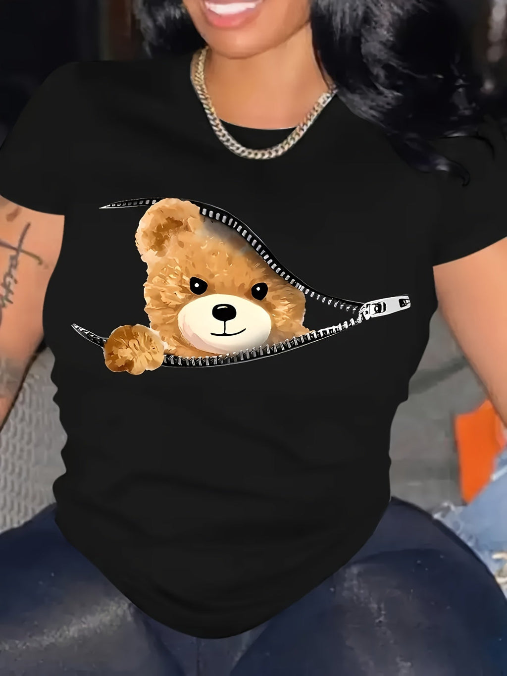 T-shirt casual da donna Valstrend con stampa cartone animato orso, maniche corte e scollo a girocollo, tessuto morbido e comodo.