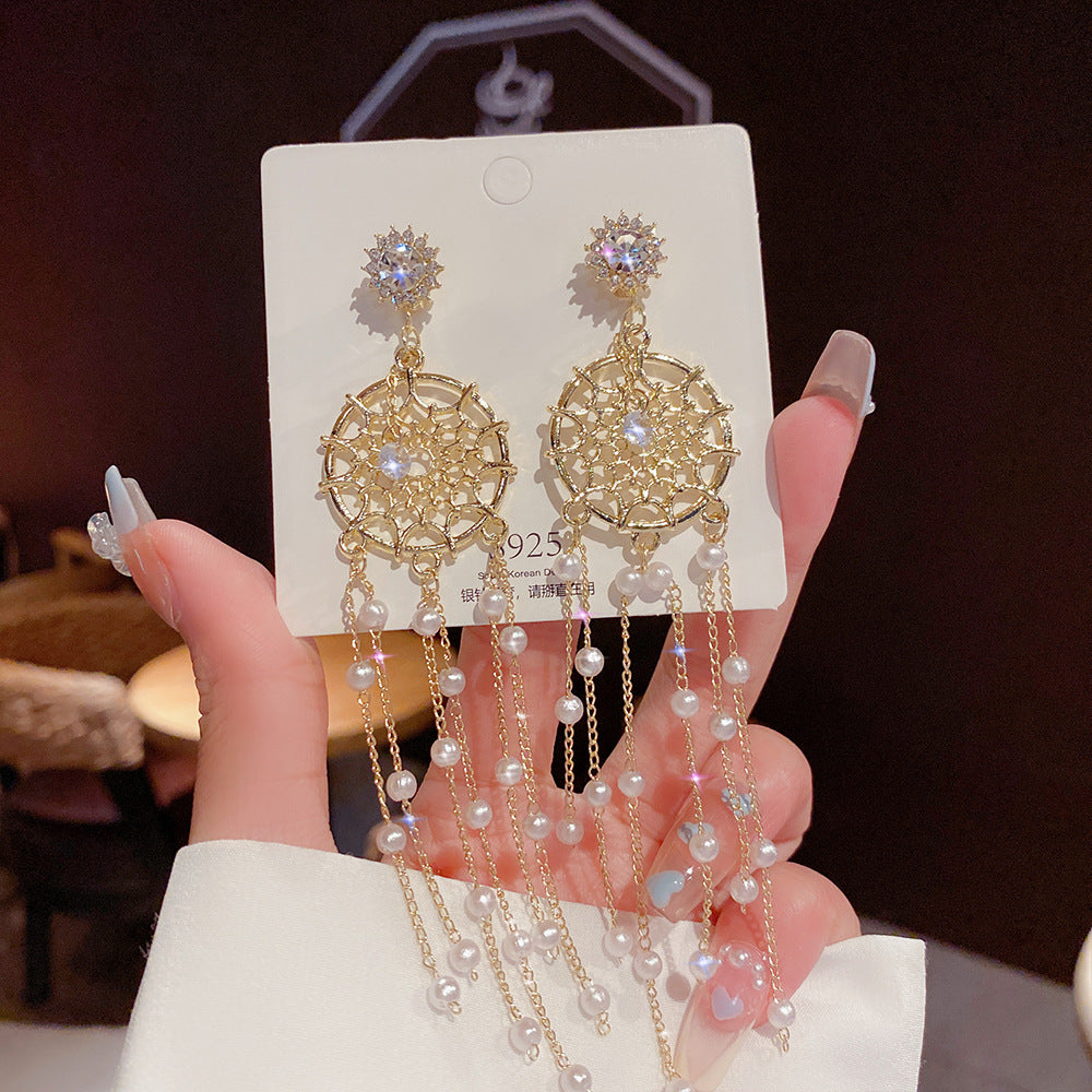 Orecchini eleganti in argento sterling con perle di lusso, design sottile e raffinato, brand Valstrend.