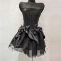 Vestito da donna Valstrend senza schiena con fiocco in mesh e fusciacca, elegante e femminile, con dettagli aperti sulla schiena