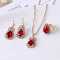 Set di collana, orecchini e anello con cristalli a goccia d'acqua, brilla con dettagli in strass, di Valstrend Shop.