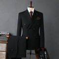 Completo uomo Valstrend, giacca doppiopetto casual da uomo con pantaloni abbinati, stile elegante e moderno.