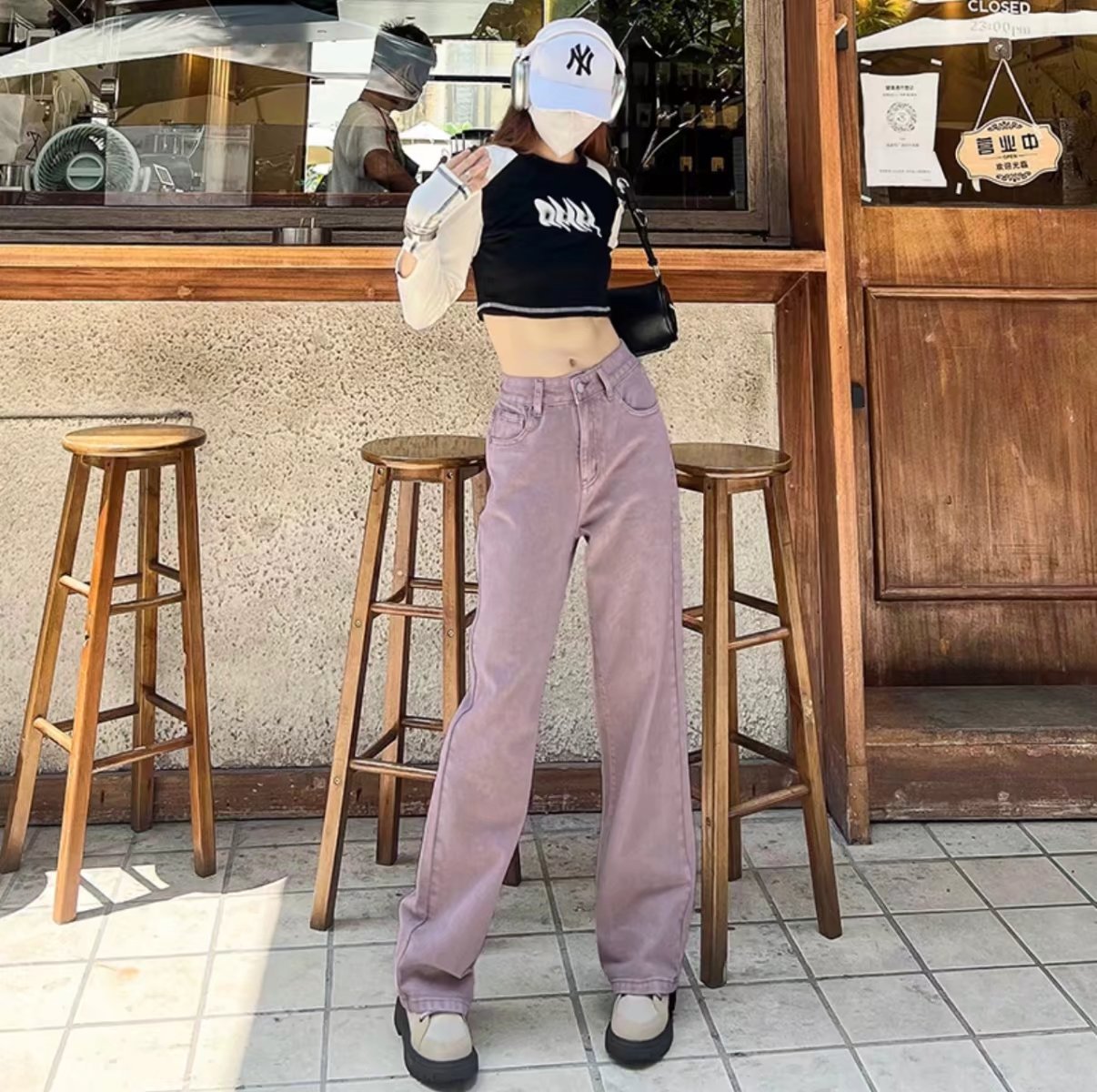 Jeans viola da donna Valstrend, a vita alta e slim fit, con tessuto elasticizzato e dettagli classici.
