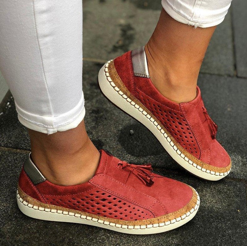 Scarpe basse Valstrend shop con lacci, mono-zucca, due tonalità, stile moderno e design unico.
