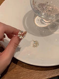 Orecchini delicati a fiore di gelsomino femminili Valstrend, dettagli eleganti in metallo con pendenti floreali.