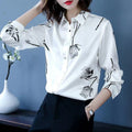 Camicia casual da donna stampata Valstrend, con motivo coordinato, tessuto leggero e stile rilassato, vista frontale.