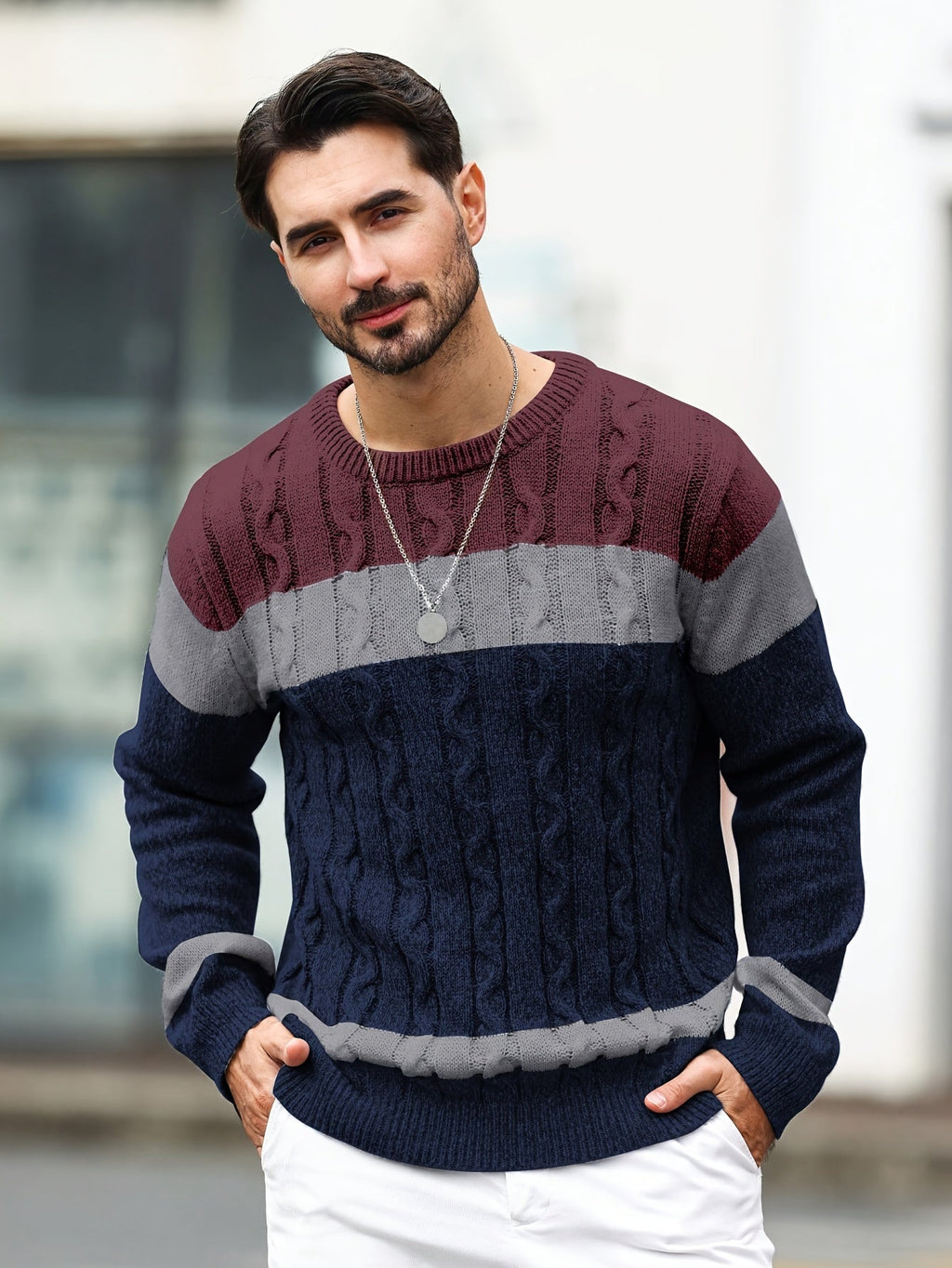 Maglione da uomo Valstrend in tessuto a contrasto, stile casual e elegante, perfetto per autunno e inverno, indossato all'aperto.