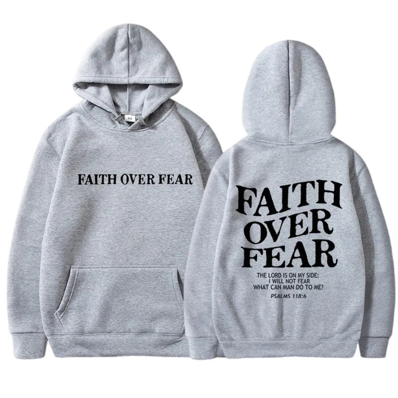 Felpa stampata unisex Valstrend con cappuccio, morbida e comoda, visibile in immagine con dettagli colorati e logo frontale