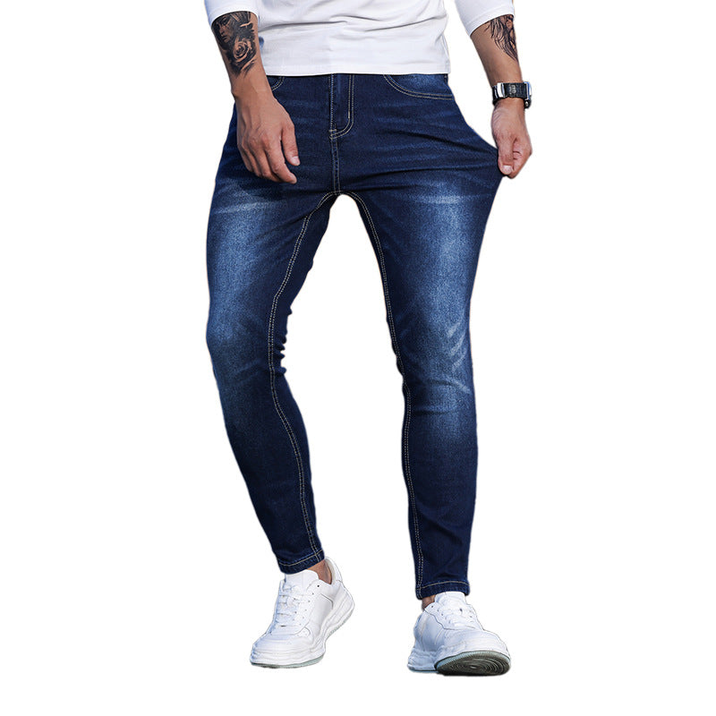 Pantaloni skinny in denim blu per uomo, modello stretch, marchio Valstrend shop, mostrati in primo piano.
