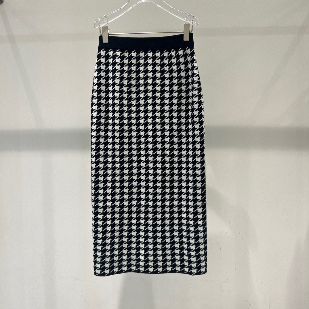 Fashionable Black And White Plaid Hip Skirt High Waist Mid-length Skirt