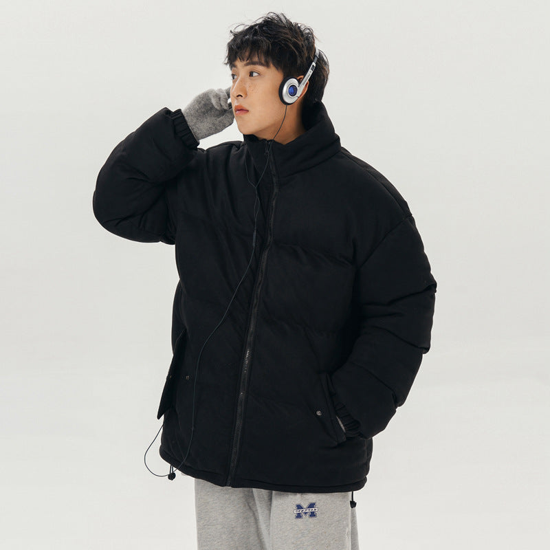 Giacca uomo in camoscio imbottita in cotone antivento Valstrend, stile caldo e resistente, con cappuccio e chiusura a zip.