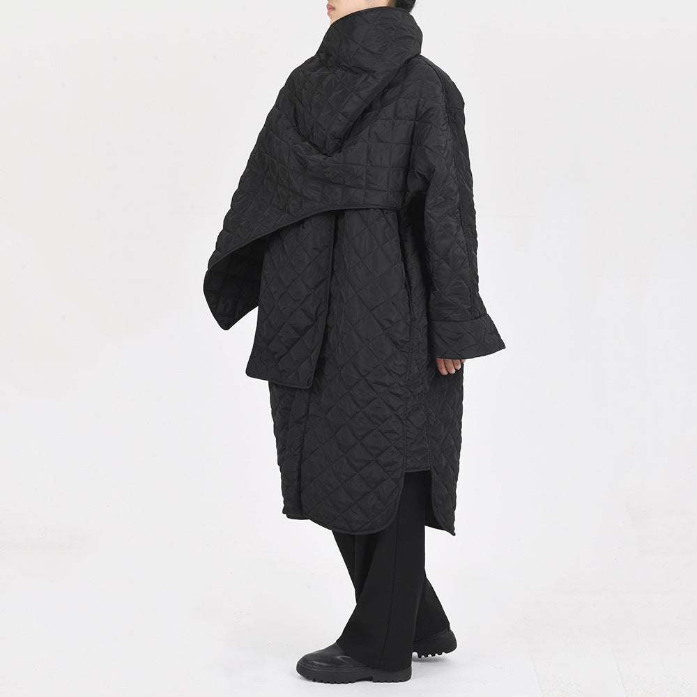 Giacca lunga in cotone con collo a sciarpa trendy, motivo a rombi trapuntato e stile loose, marca Valstrend.