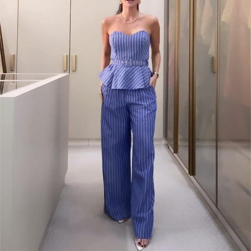 Completo donna Valstrend: top a righe e pantaloni slim-fit, vestibilità aderente, look elegante e sexy
