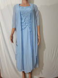 Abito lungo senza maniche in chiffon colorato e pizzo, set a due pezzi di Valstrend, vestito elegante e leggero per occasioni speciali.