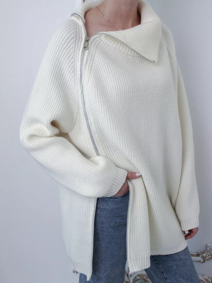 Maglione a collo alto con zip Valstrend, maglia morbida, maniche lunghe e vestibilità comoda, stile casual e rilassato.