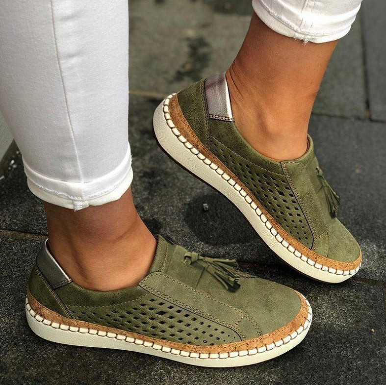 Scarpe basse con lacci, monoleg, stile due tonalità, marca Valstrend shop, dettaglio di scarpe moderne e trendy.